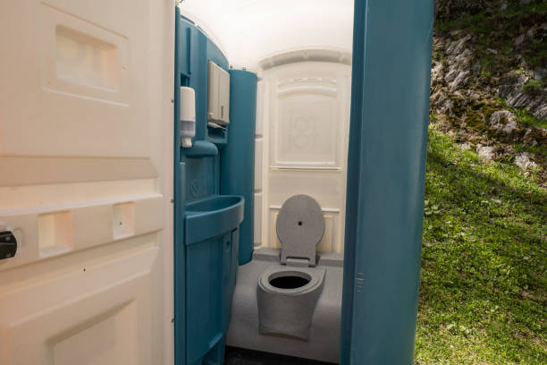 Best VIP or Luxury Restroom Trailers  in Laurens, IA